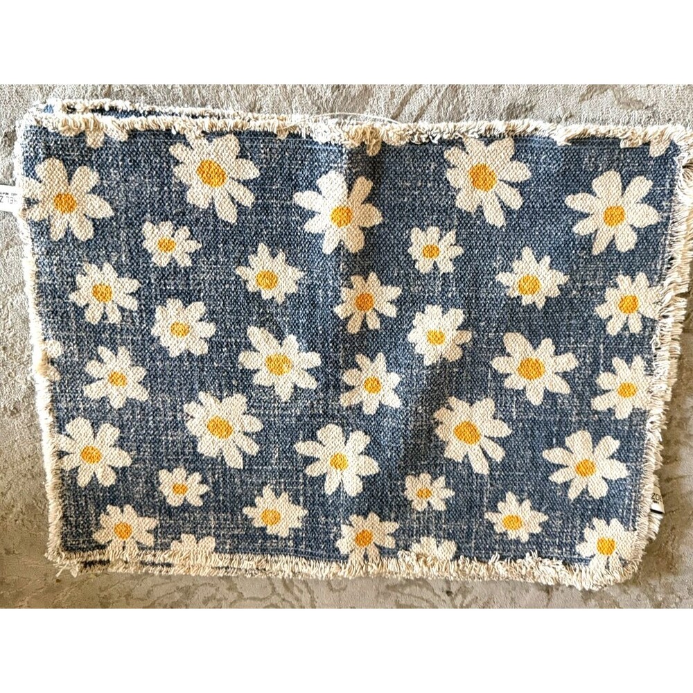 NEW SET OF 4 RACHEL ZOE DENIM BLUE,YELLOW,WHITE DAISY FLORAL CHARGER,PLACEMATS